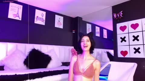 Snapshot of lola_creamy chatting on 03/06/25, 01:24 Lola online show from 03/06/25, 01:24