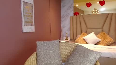 Snapshot of lola_creamy chatting on 09/12/25, 01:33 Lola online show from 09/12/25, 01:33