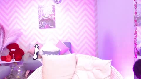 Snapshot of lola_creamy chatting on 10/05/25, 03:54 Lola online show from 10/05/25, 03:54