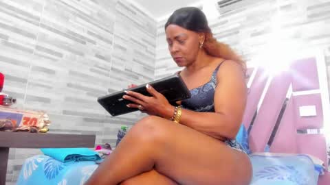 Lola online show from 02/27/25, 11:20