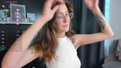 Snapshot of lola_missy chatting on 12/11/24, 09:09 Lola online show from 12/11/24, 09:09