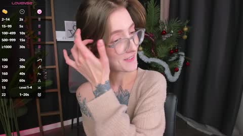 Snapshot of lola_missy chatting on 12/27/24, 05:42 Lola online show from 12/27/24, 05:42