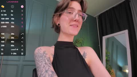 Snapshot of lola_missy chatting on 01/26/25, 05:45 Lola online show from 01/26/25, 05:45