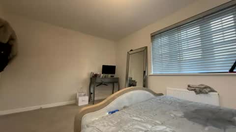 lola_raex online show from 07/12/26, 08:00
