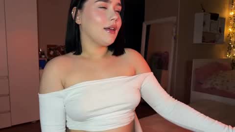Snapshot of lola_razee chatting on 06/20/26, 10:34 lola_razee online show from 06/20/26, 10:34