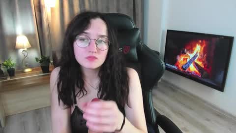 Lola online show from 12/02/24, 10:23