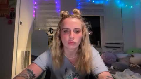 lolaa555 online show from 07/23/26, 06:55