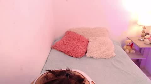 lolaandcamille online show from 11/21/25, 09:41