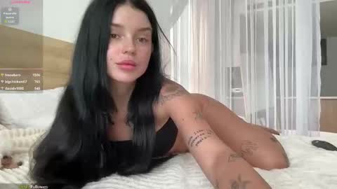 Lola online show from 11/10/25, 05:28