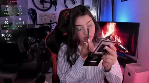 lolaasmith_21 online show from 02/14/26, 07:16