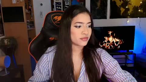lolaasmith_21 online show from 05/18/26, 07:31