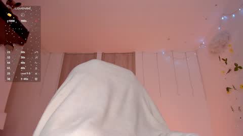 Snapshot of lolaberry_ chatting on 01/22/25, 01:21 Lola Berry online show from 01/22/25, 01:21