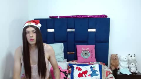 lolabloomx online show from 12/22/25, 12:13