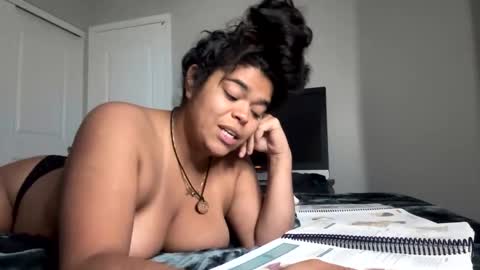 lolafoxlive online show from 11/05/25, 06:13