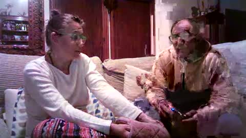 LOLA HUESO y ERIC online show from 02/14/25, 06:19