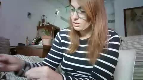 LOLA HUESO y ERIC online show from 11/24/25, 09:20