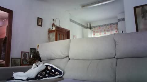 LOLA HUESO y ERIC online show from 04/13/26, 09:04