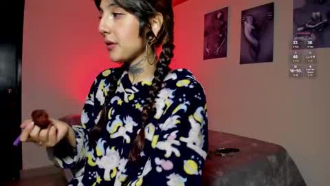 Lola online show from 11/24/25, 12:32