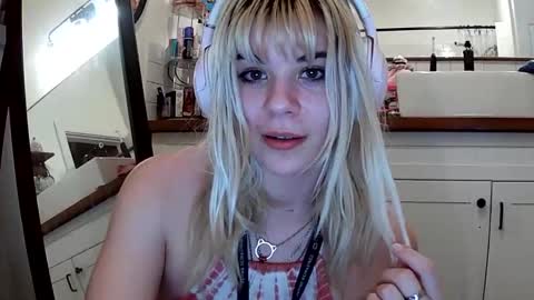 Lola Lixx online show from 05/04/26, 11:06