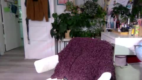 Snapshot of lolalustful chatting on 01/08/25, 05:27 Lola Lustful online show from 01/08/25, 05:27