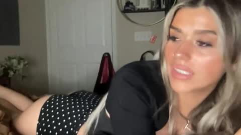 lolamarie_ online show from 01/19/26, 04:16