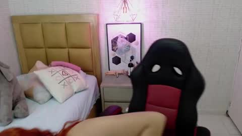 Snapshot of lolamaxi chatting on 02/28/25, 03:04 LOLA online show from 02/28/25, 03:04