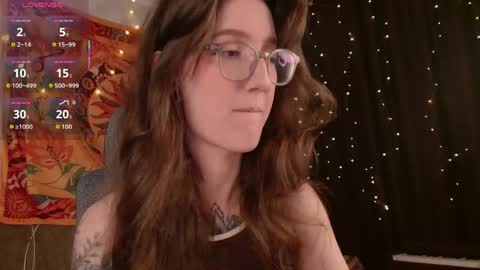 lolami_ online show from 05/19/26, 06:53