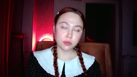 Snapshot of lolamint_ chatting on 09/25/25, 02:54 Lola online show from 09/25/25, 02:54