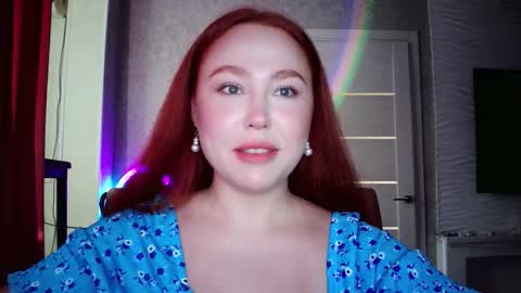 Snapshot of lolamint_ chatting on 10/10/25, 12:04 Lola online show from 10/10/25, 12:04