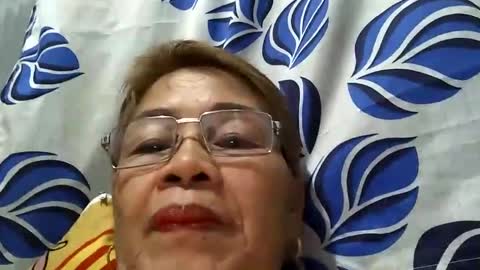 Snapshot of lolamommie chatting on 01/29/25, 10:32 tey online show from 01/29/25, 10:32