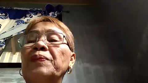 Snapshot of lolamommie chatting on 01/30/25, 02:49 tey online show from 01/30/25, 02:49