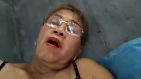 Snapshot of lolamommie chatting on 02/06/25, 03:48 tey online show from 02/06/25, 03:48