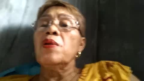 Snapshot of lolamommie chatting on 02/07/25, 06:35 tey online show from 02/07/25, 06:35