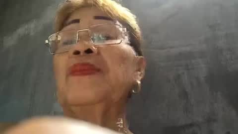 Snapshot of lolamommie chatting on 02/10/25, 02:30 tey online show from 02/10/25, 02:30