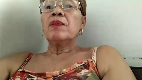 Snapshot of lolamommie chatting on 02/13/25, 08:38 tey online show from 02/13/25, 08:38