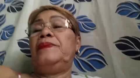 Snapshot of lolamommie chatting on 02/17/25, 06:31 tey online show from 02/17/25, 06:31