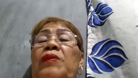 Snapshot of lolamommie chatting on 02/20/25, 12:57 tey online show from 02/20/25, 12:57