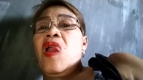 Snapshot of lolamommie chatting on 02/25/25, 09:31 tey online show from 02/25/25, 09:31