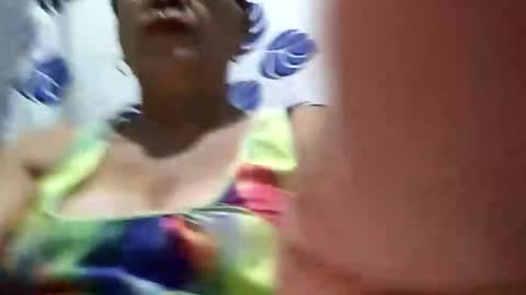 Snapshot of lolamommie chatting on 03/06/25, 09:42 tey online show from 03/06/25, 09:42