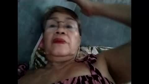 Snapshot of lolamommie chatting on 09/10/25, 03:50 tey online show from 09/10/25, 03:50