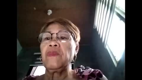 Snapshot of lolamommie chatting on 09/15/25, 11:49 tey online show from 09/15/25, 11:49