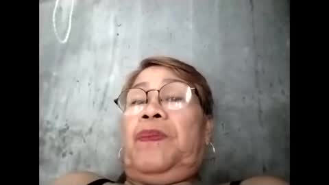 Snapshot of lolamommie chatting on 09/23/25, 06:16 tey online show from 09/23/25, 06:16