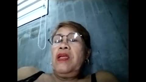 Snapshot of lolamommie chatting on 09/24/25, 04:27 tey online show from 09/24/25, 04:27