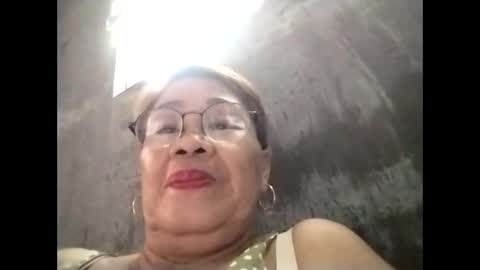 Snapshot of lolamommie chatting on 10/01/25, 06:30 tey online show from 10/01/25, 06:30