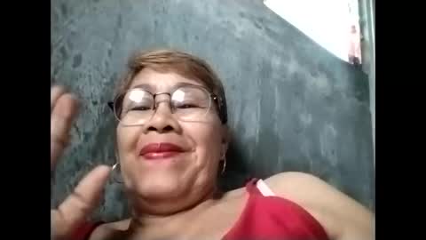 Snapshot of lolamommie chatting on 10/03/25, 05:37 tey online show from 10/03/25, 05:37