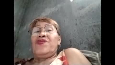 Snapshot of lolamommie chatting on 10/16/25, 08:04 tey online show from 10/16/25, 08:04