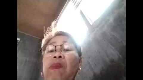 Snapshot of lolamommie chatting on 11/08/25, 04:45 tey online show from 11/08/25, 04:45