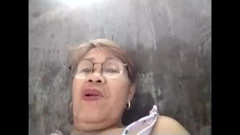 Snapshot of lolamommie chatting on 11/10/25, 05:50 tey online show from 11/10/25, 05:50