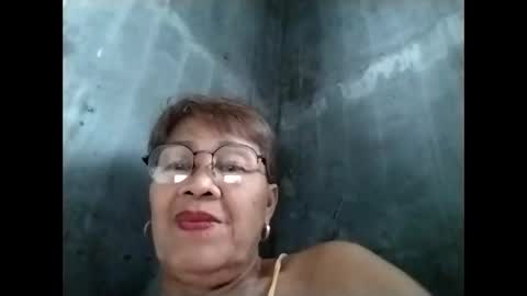 Snapshot of lolamommie chatting on 11/15/25, 06:22 tey online show from 11/15/25, 06:22