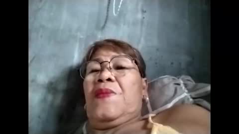 Snapshot of lolamommie chatting on 11/21/25, 05:39 tey online show from 11/21/25, 05:39